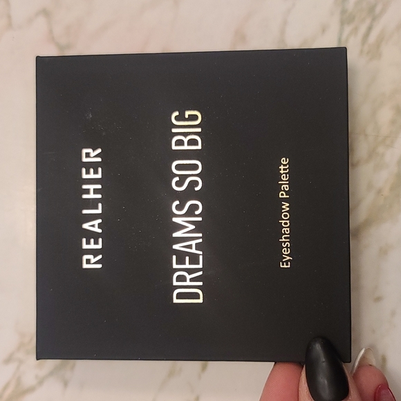 Realher "Dream So Big" Eyeshadow Palette - Picture 3 of 4